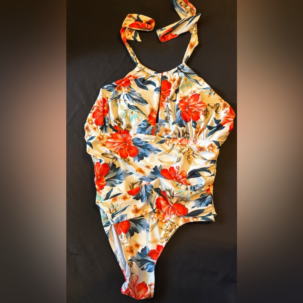 Floral Women’s Swimwear one piece size extra large